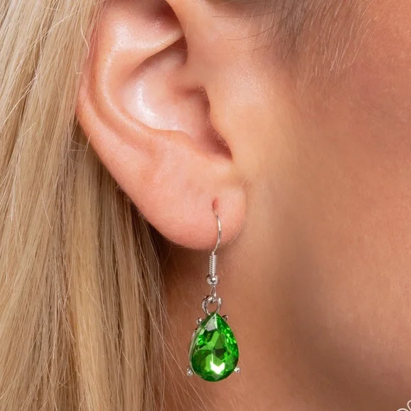 NWT Emerald Teardrop Gems Necklace & Earring - Picture 3 of 5